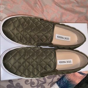 Steve Madden slip-on sneaker